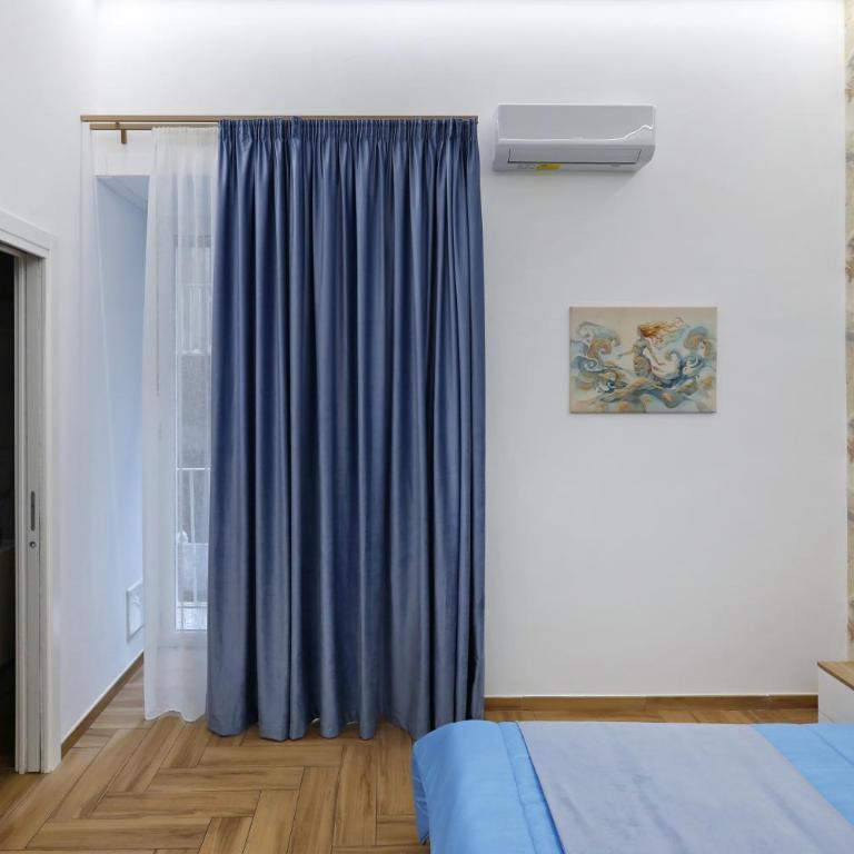 Parthenope's Dream - Centro Storico - Camera Matrimoniale con Bagno Privato - 3