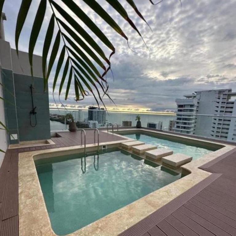 Apartamento moderno elegante y apto para familias cerca de la playa - Three-Bedroom Apartment - 2
