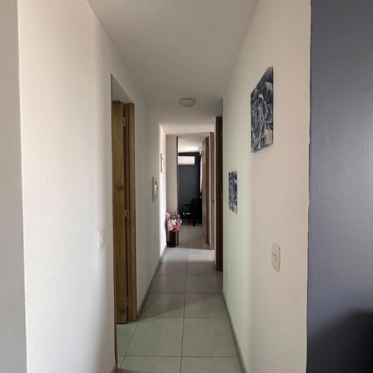 Apartamento moderno elegante y apto para familias cerca de la playa - Three-Bedroom Apartment - 6