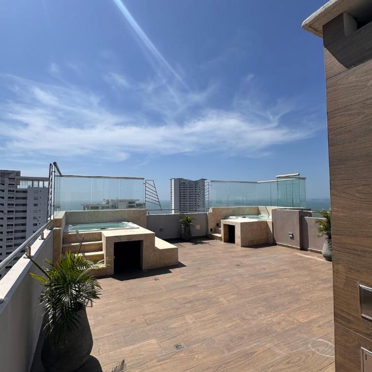 Apartamento moderno elegante y apto para familias cerca de la playa - Three-Bedroom Apartment - 8