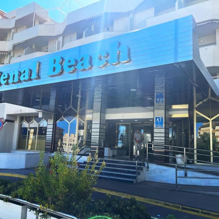 Rare 2BR Benal Beach Heated Pool & Slides - Apartment - 40