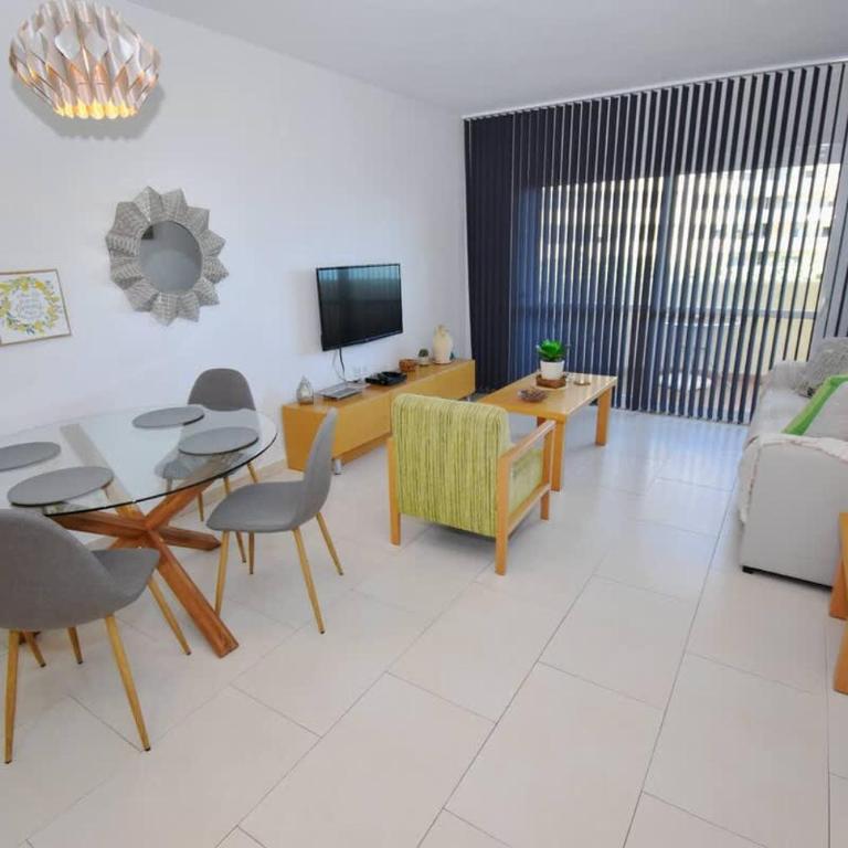 Benal Beach Sea Views Pools & Beach - Apartment - 3