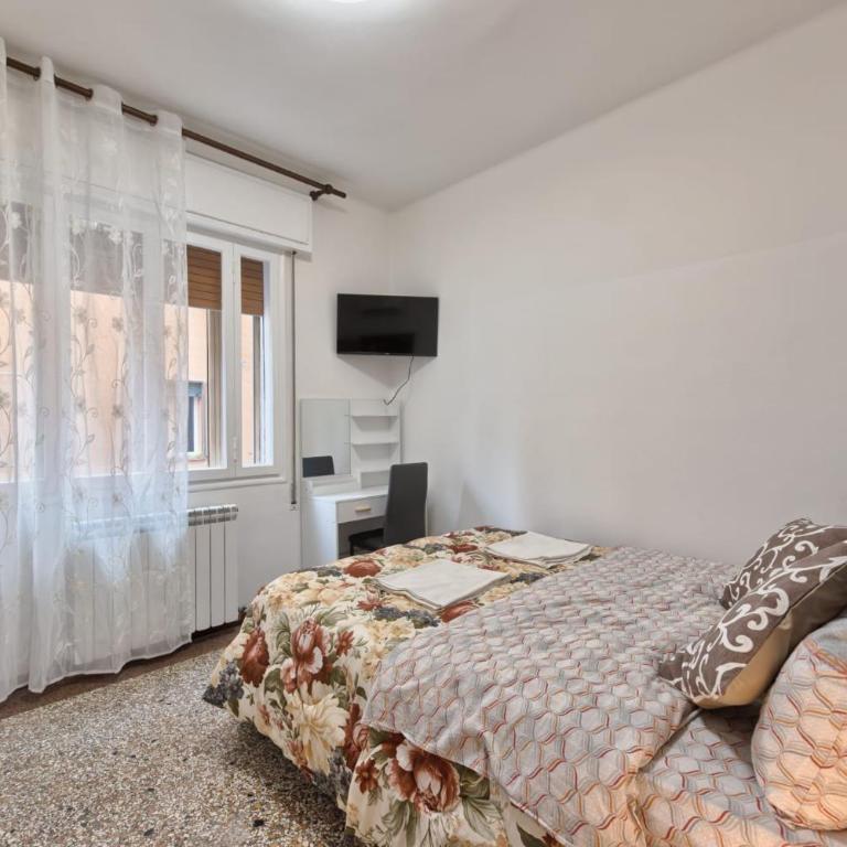 Downtown - Chambre Double avec Salle de Bains Commune - 3