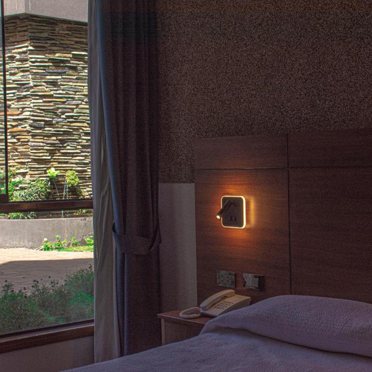 Hotel Terra - Double Room with Private Bathroom - 4