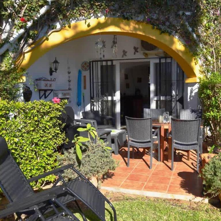 Walk to Beach Pool Garden & BBQ House - Apartamento - 26