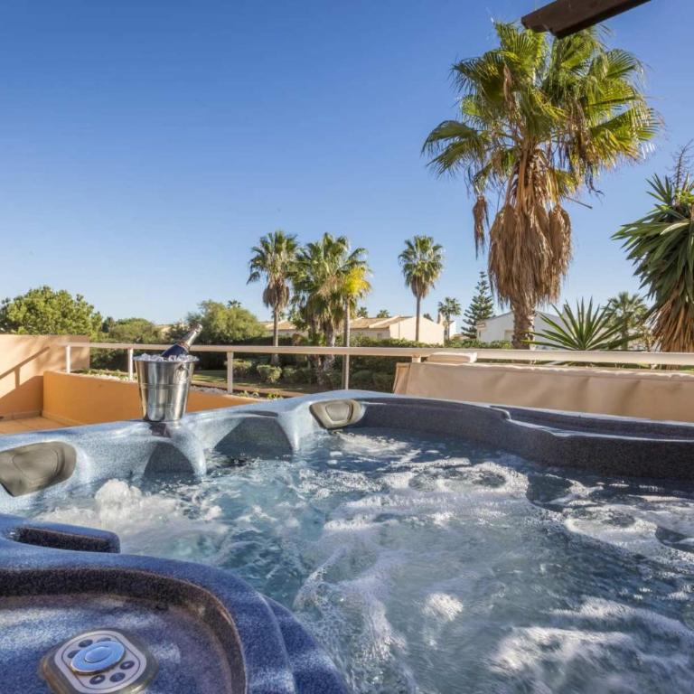 Private Jacuzzi Pool & Terrace Near Beach - Apartamento - 8
