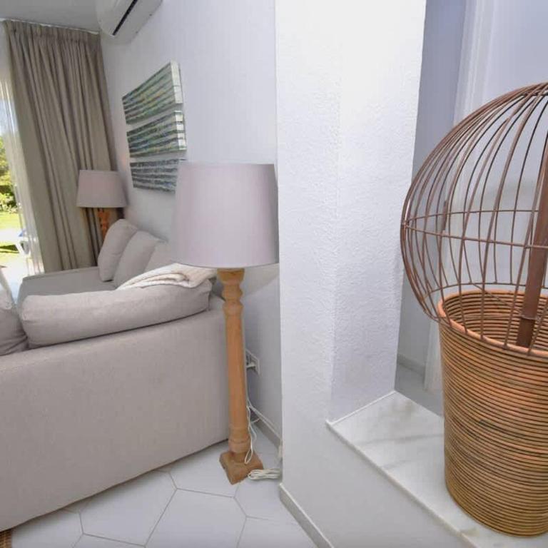 Ground Floor Apt with Pool & Garden Access - Apartamento - 10
