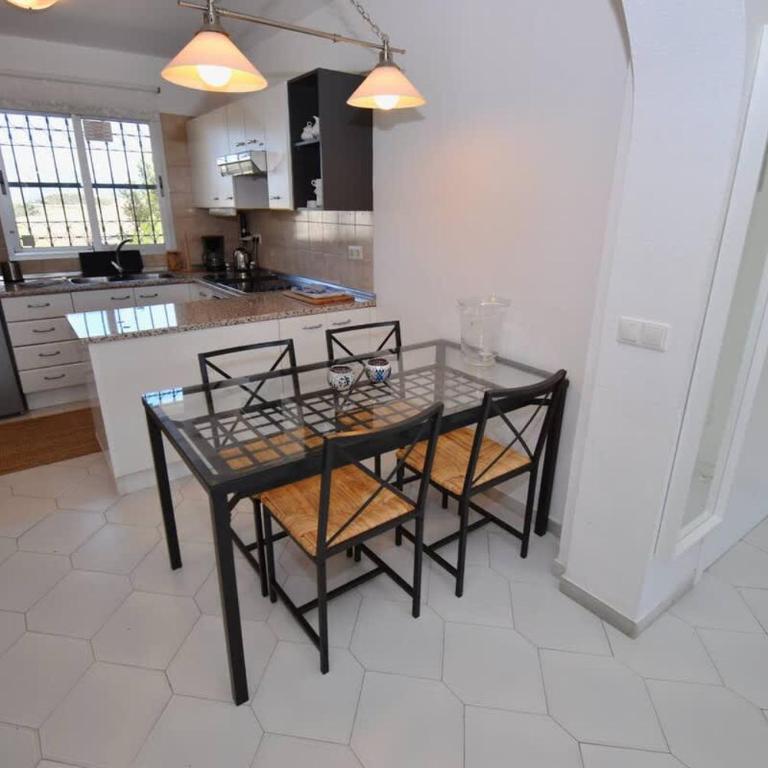 Ground Floor Apt with Pool & Garden Access - Apartamento - 20