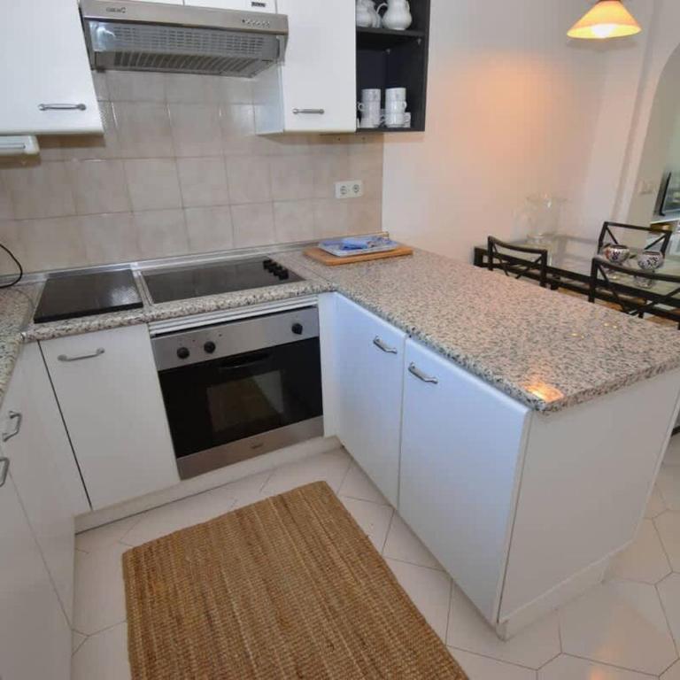 Ground Floor Apt with Pool & Garden Access - Apartamento - 25
