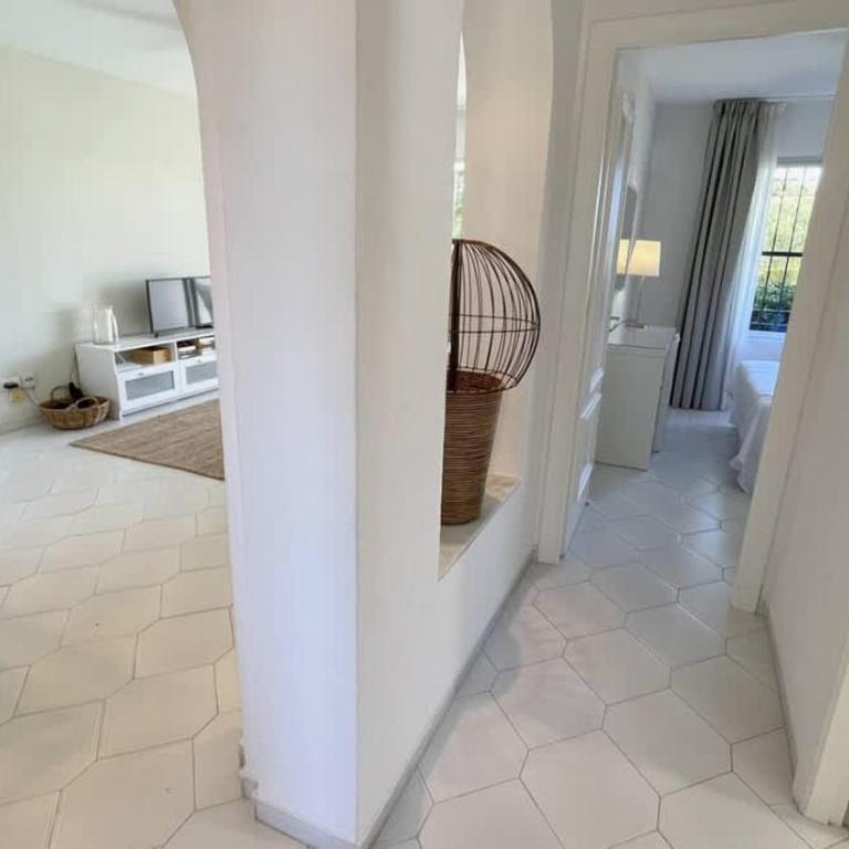 Ground Floor Apt with Pool & Garden Access - Apartamento - 27