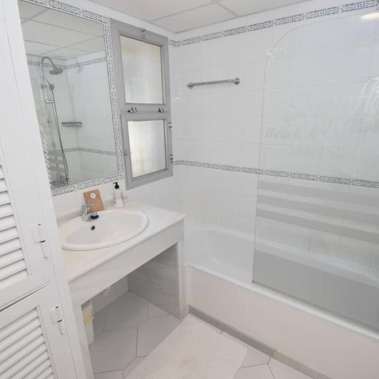 Ground Floor Apt with Pool & Garden Access - Apartamento - 32