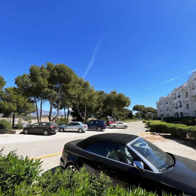 Ground Floor Apt with Pool & Garden Access - Apartamento - 42