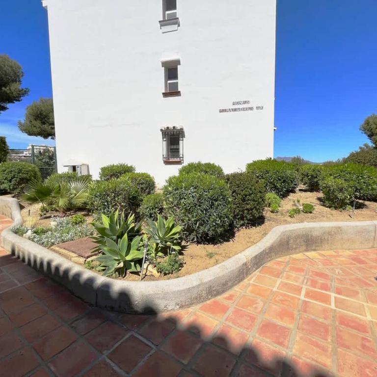 Ground Floor Apt with Pool & Garden Access - Apartamento - 43