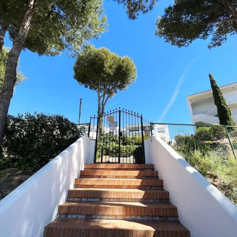 Ground Floor Apt with Pool & Garden Access - Apartamento - 46