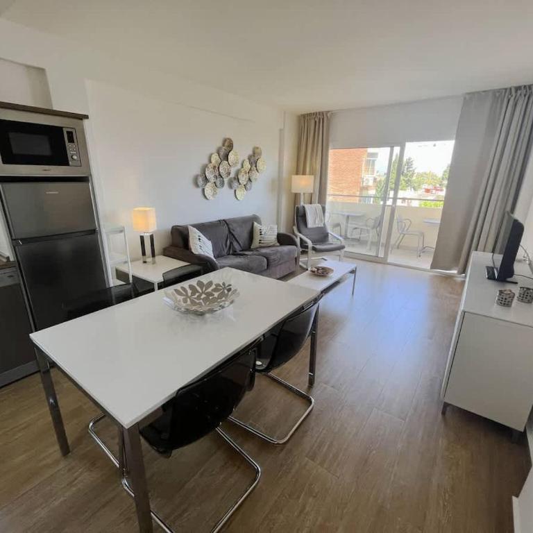 La Colina Apartment Pool Beach & Train - Apartamento - 15