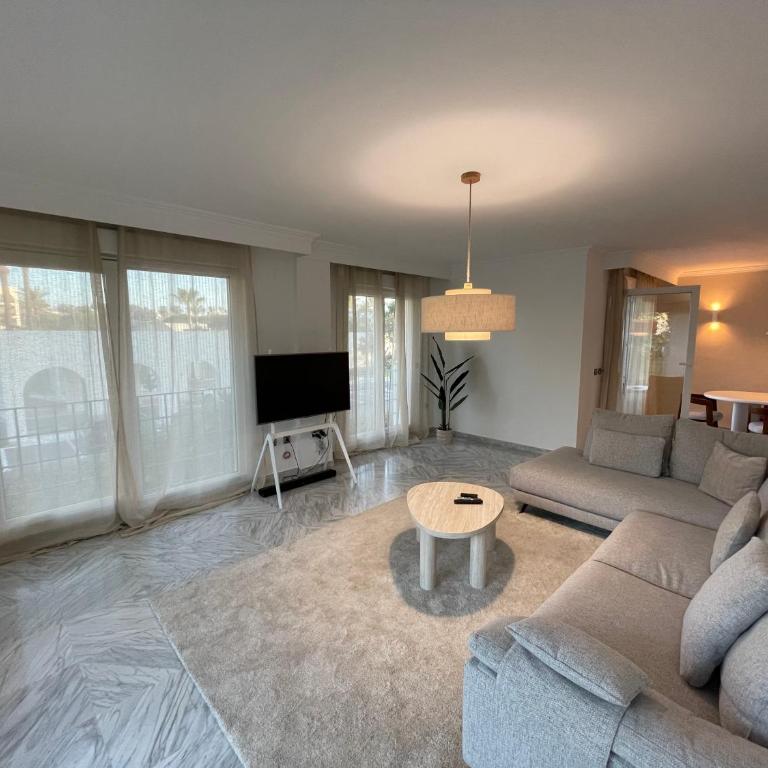 Apartamento en la Urb La Alcazaba Rio Verde - Apartamento - 3
