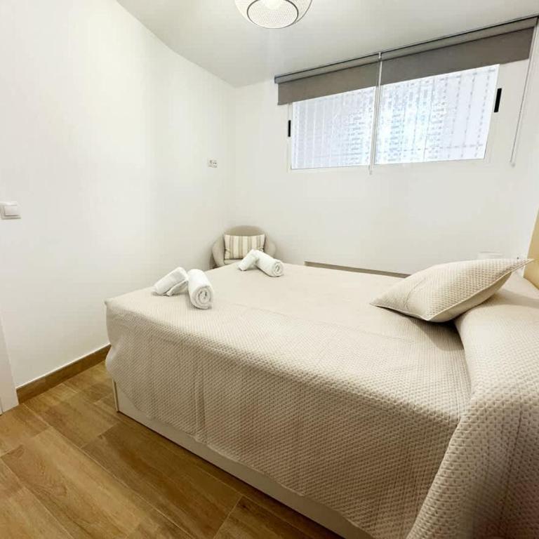 Beachfront 1-Bed Apartment with Stunning Views - Apartamento - 24