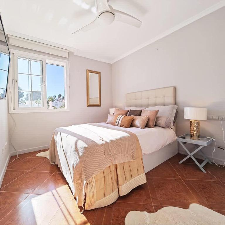 Large Calahonda Villa Pool Hot Tub & Garden - Apartamento - 16