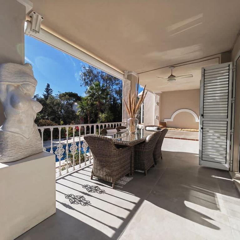 Large Calahonda Villa Pool Hot Tub & Garden - Apartamento - 22