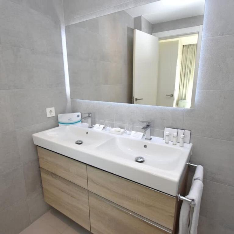 Top-Floor Apartment Private Pool & Sea Views - Apartamento - 24