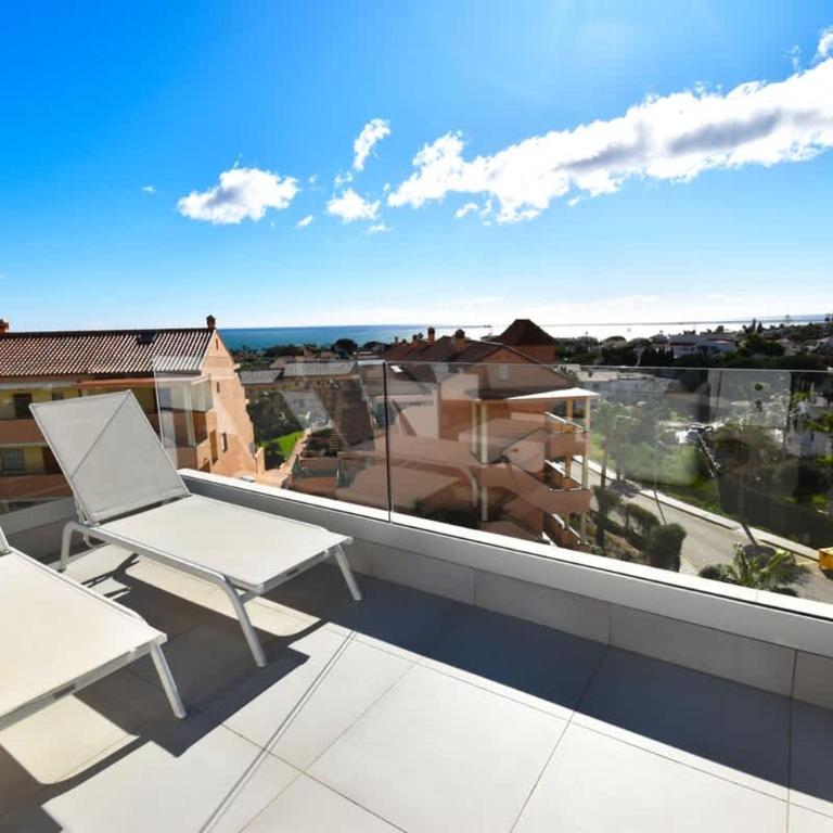 Top-Floor Apartment Private Pool & Sea Views - Apartamento - 53