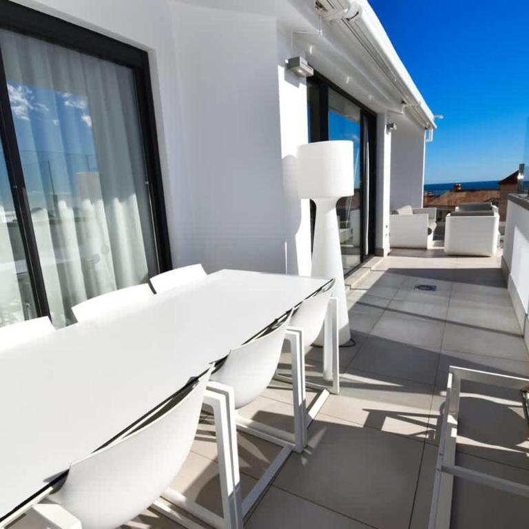Top-Floor Apartment Private Pool & Sea Views - Apartamento - 55