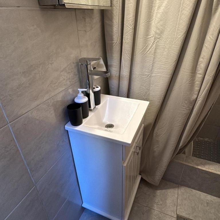 Departamento Cordoba-mts de Sanatorio Allende-Oulton-Nueva Cordoba - Apartamento de 1 dormitorio - 4