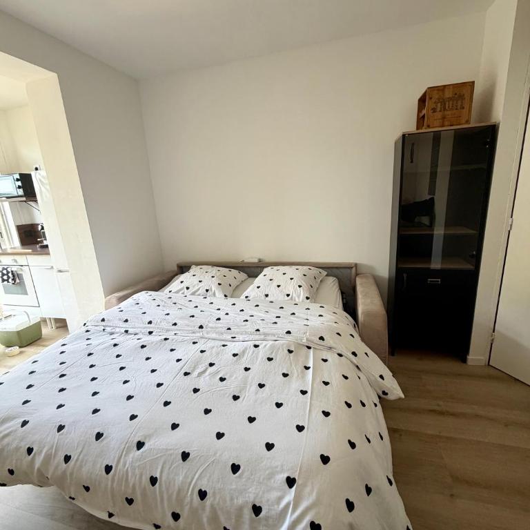 Studio Sanary-sur-Mer climatisé avec parking privé à 8 minutes à pieds de la Plage Baie de Cousse - Apartamento Estudio - 8