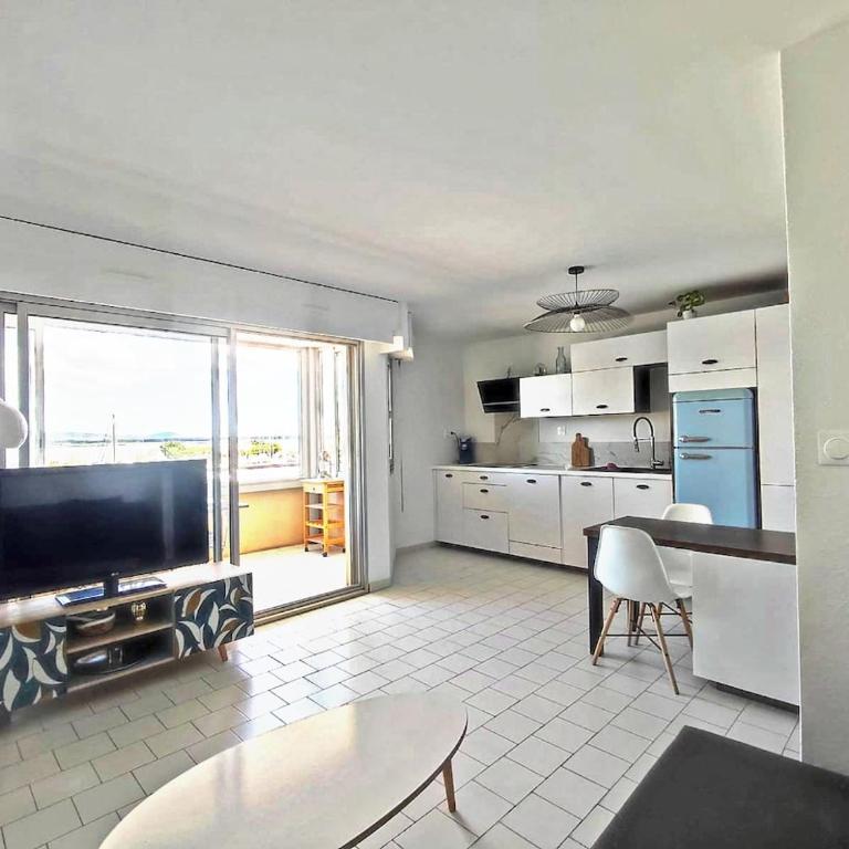 Grand T2 Bis climatisé vue imprenable - Appartement 2 Chambres avec Vue sur le Port - 3
