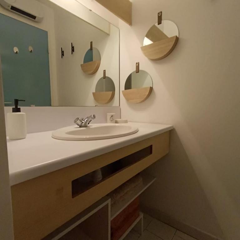 Grand T2 Bis climatisé vue imprenable - Appartement 2 Chambres avec Vue sur le Port - 18