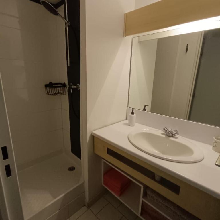 Grand T2 Bis climatisé vue imprenable - Appartement 2 Chambres avec Vue sur le Port - 17