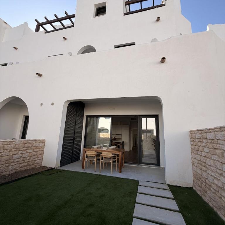Apartamentos con piscina, terraza y parking - Apartamento de 1 dormitorio - 4