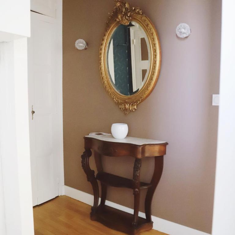 Appart style château en plein centre - Appartement 1 Chambre - 21