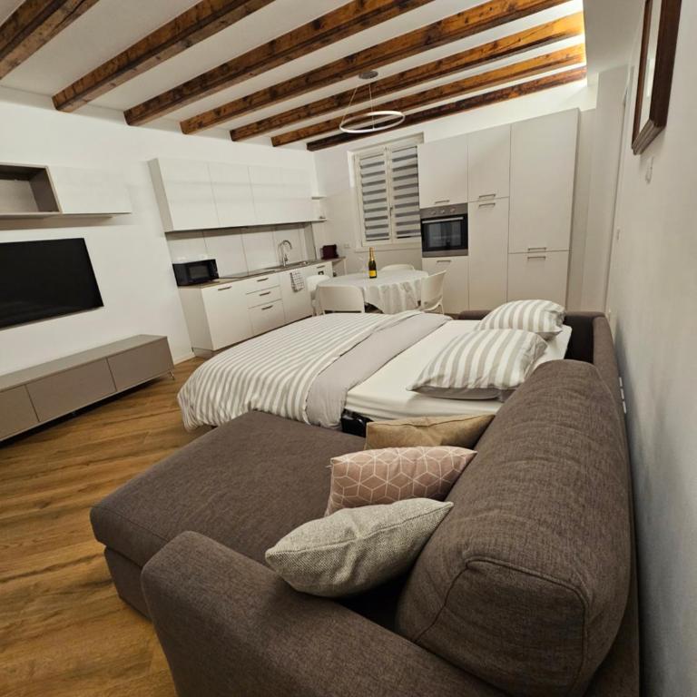 Teuta - Two-Bedroom Apartment - 10