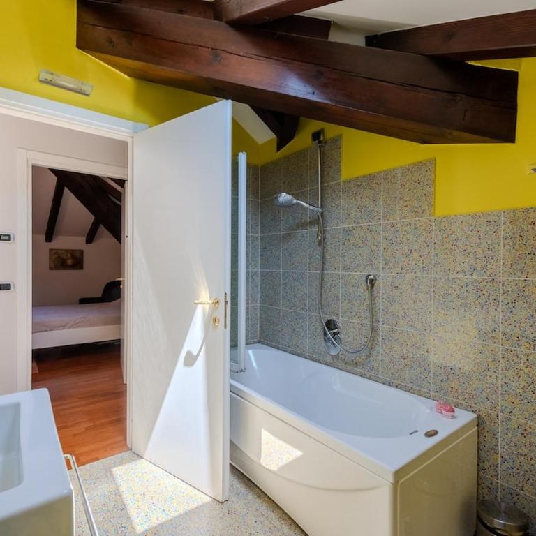 239sqm in Centro near Duomo with Garage and 12 Seats - Appartamento - 54