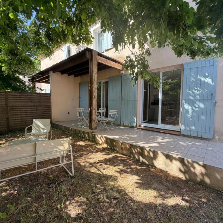 Appartement rez de jardin avec garage - Appartement 2 Chambres - 17