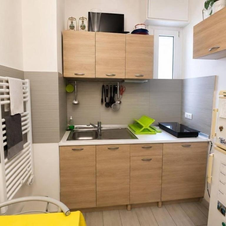 Modena Sky Station Rooms - Panoramic View & AC - Appartamento con 2 Camere da Letto e Balcone - 2