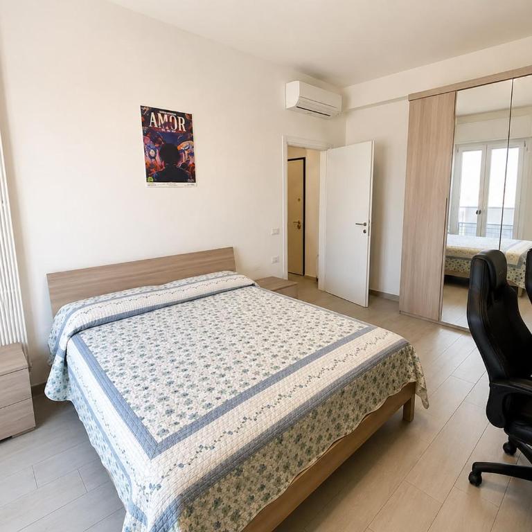 Modena Sky Station Rooms - Panoramic View & AC - Camera Matrimoniale con Balcone - 3