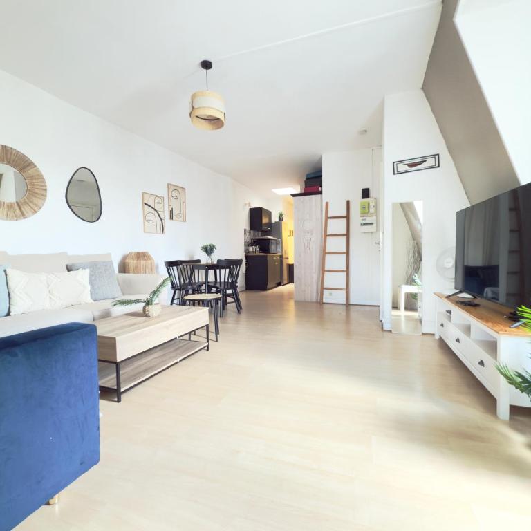 Chic Parisian Studio Grands Boulevards Bourse - One-Bedroom Apartment - 4