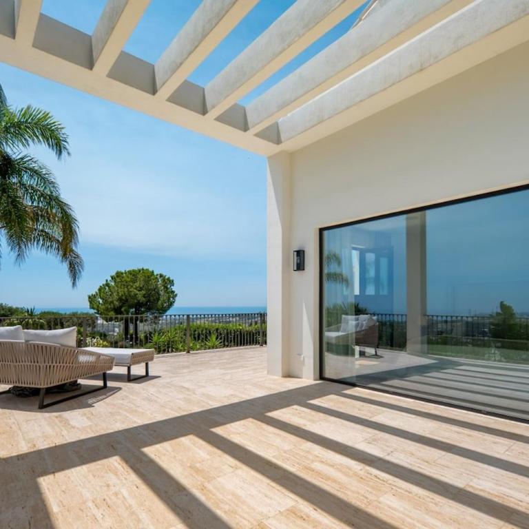 Luxury Villa, Gym, Sea Views & private pool - Villa - 22