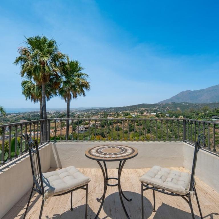 Luxury Villa, Gym, Sea Views & private pool - Villa - 27