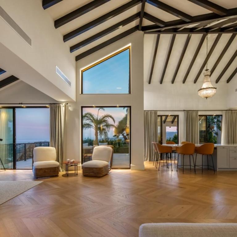 Luxury Villa, Gym, Sea Views & private pool - Villa - 79