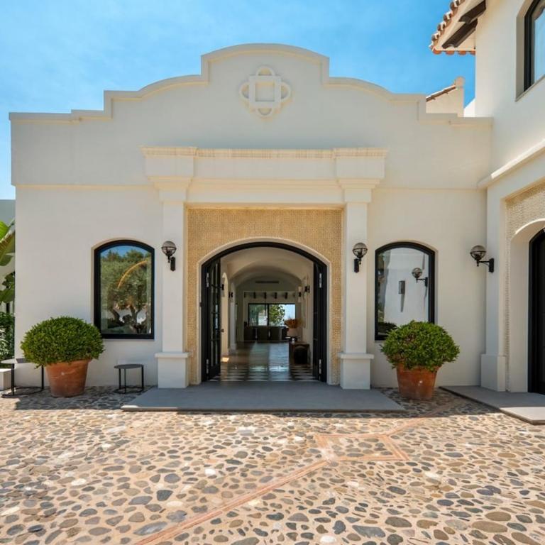 Luxury Villa, Gym, Sea Views & private pool - Villa - 87