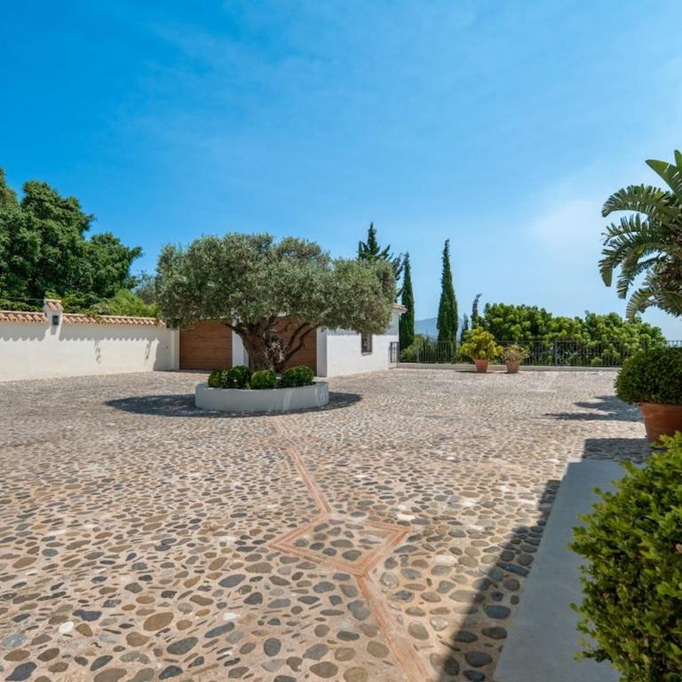 Luxury Villa, Gym, Sea Views & private pool - Villa - 90