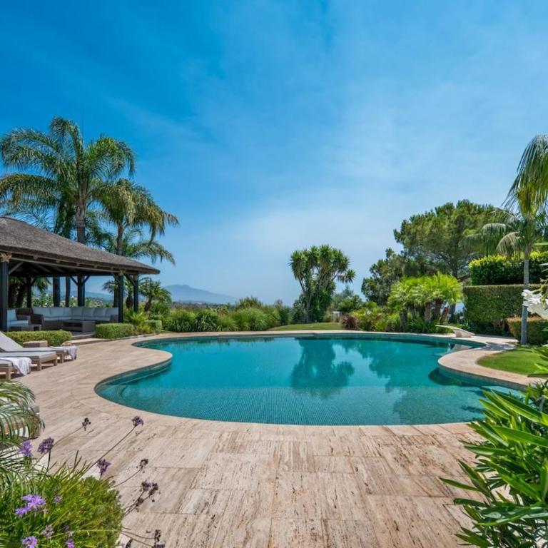 Luxury Villa, Gym, Sea Views & private pool - Villa - 94