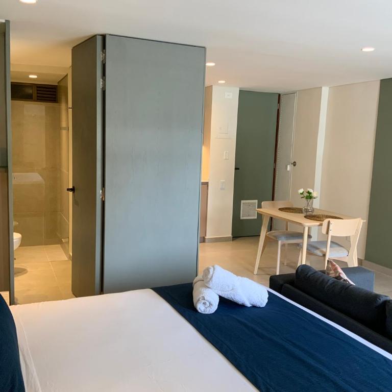 Amoblados Medellin Poblado Patio Bonito - Studio Apartment with Balcony - 7