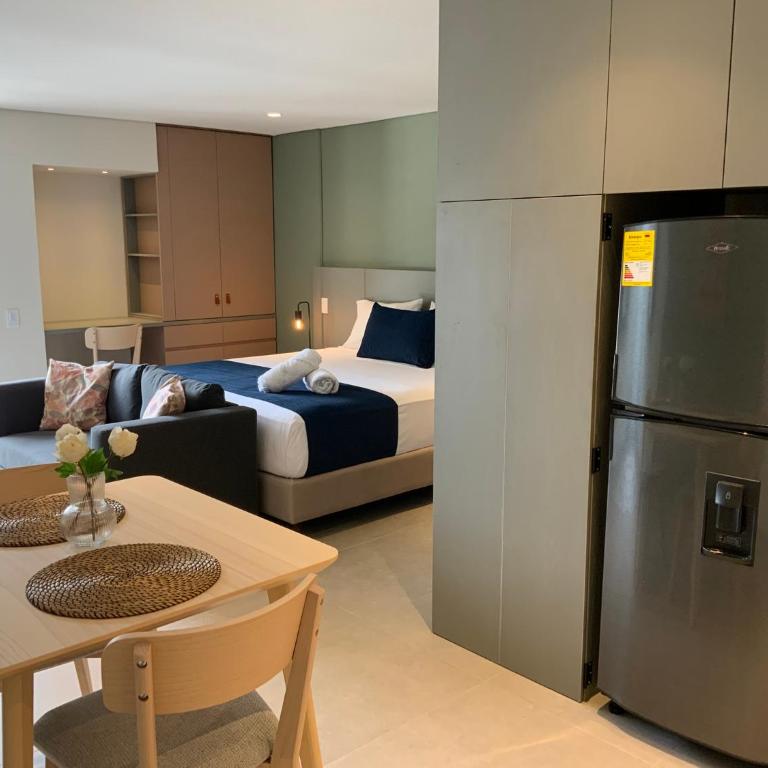 Amoblados Medellin Poblado Patio Bonito - Studio Apartment with Balcony - 1