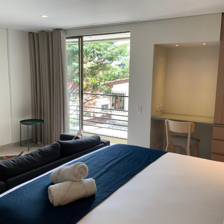 Amoblados Medellin Poblado Patio Bonito - Studio Apartment with Balcony - 19