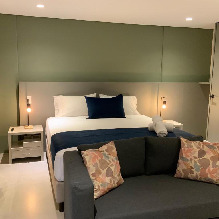 Amoblados Medellin Poblado Patio Bonito - Studio Apartment with Balcony - 23