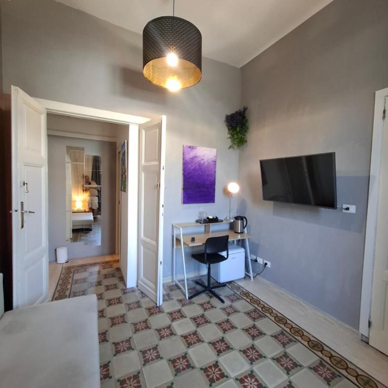 5 Terre Home - Family Room with Balcony - 23